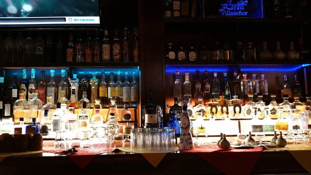 La Cabanita | restaurant | 118 Burr Ridge Pkwy, Burr Ridge, IL 60527, USA | 6303218000 OR +1 630-321-8000