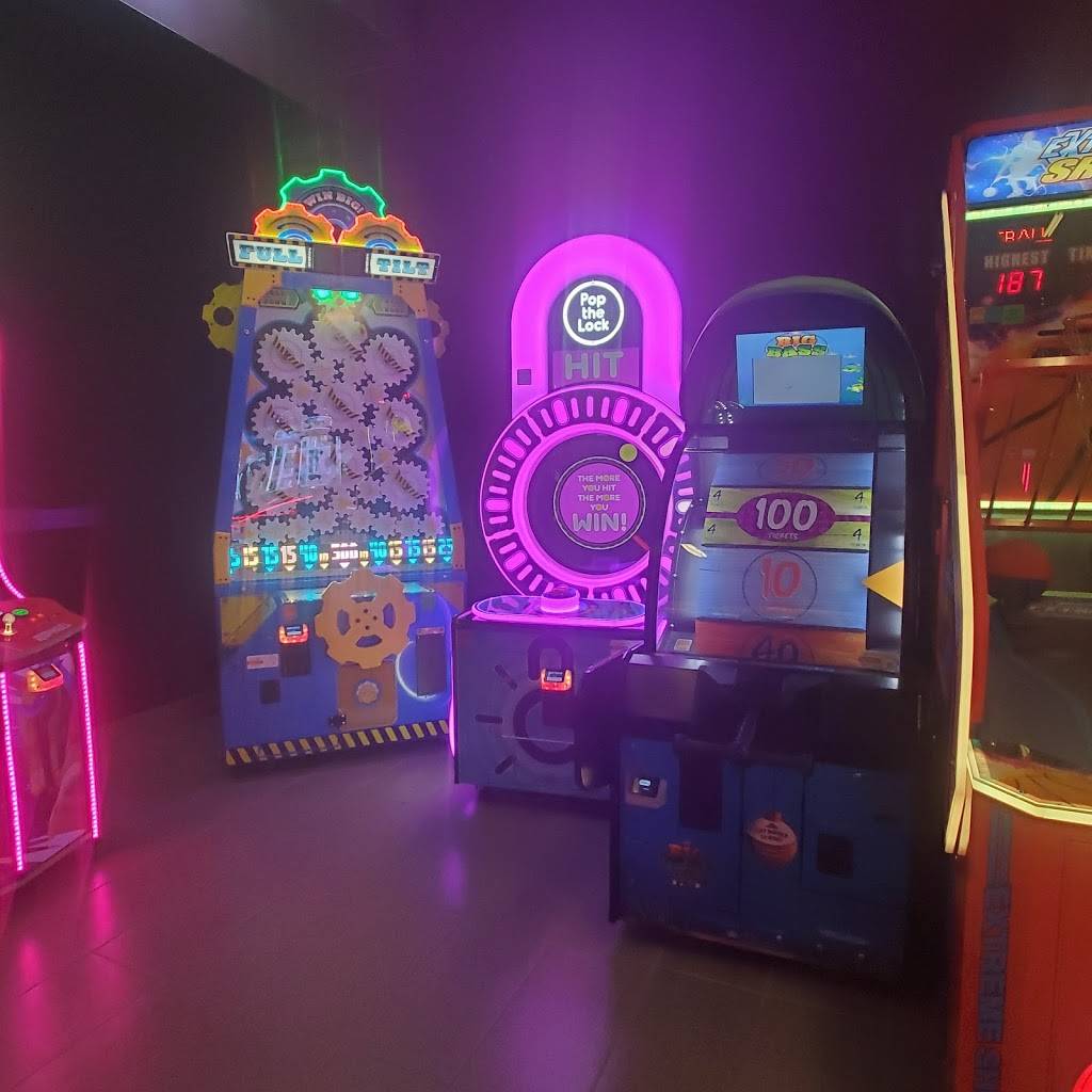 Cinemark San Antonio 16 | meal takeaway | 5063 Loop 410 N.W, San Antonio, TX 78229, USA | 2105229660 OR +1 210-522-9660