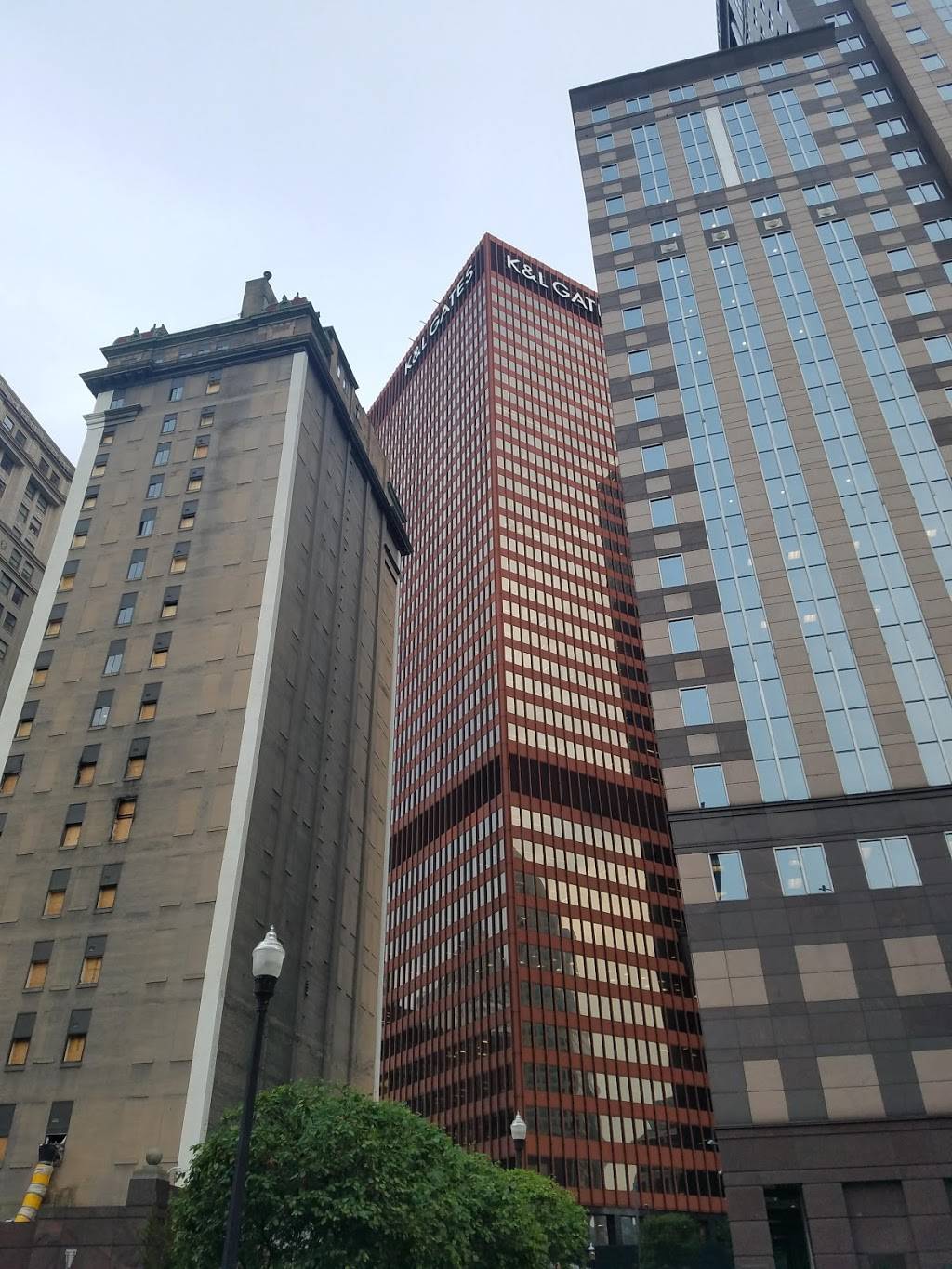 Starbucks | cafe | 210 Sixth Avenue, Pittsburgh, PA 15222, USA | 4126429066 OR +1 412-642-9066