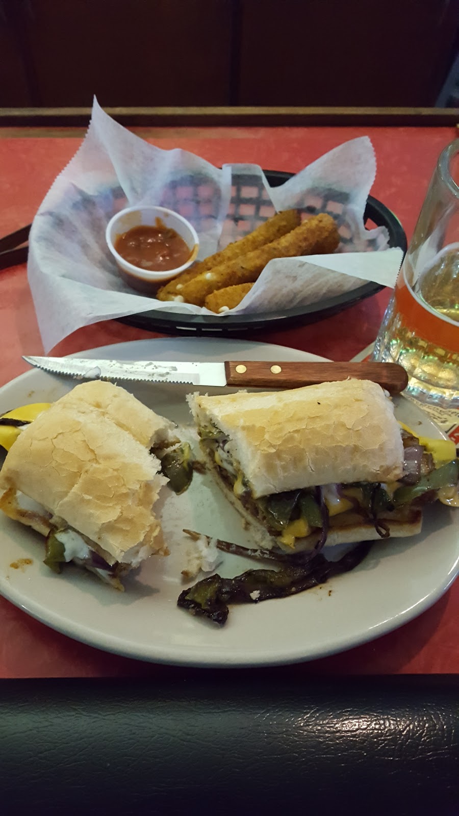 Izz Azz | restaurant | 28 E Peoria St, Piper City, IL 60959, USA | 8156862800 OR +1 815-686-2800