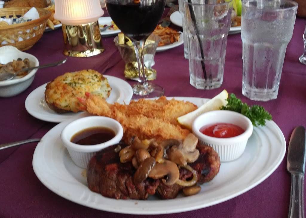 Dobies Steak House | restaurant | 4136 S Kinnickinnic Ave, St Francis, WI 53235, USA | 4147449064 OR +1 414-744-9064