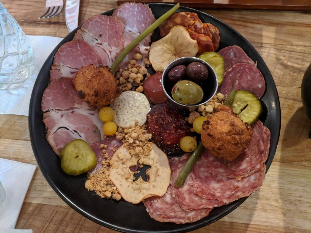 Elkmont Exchange Brewery & Eating House | restaurant | 745 N Broadway #7202, Knoxville, TN 37917, USA | 8652497904 OR +1 865-249-7904