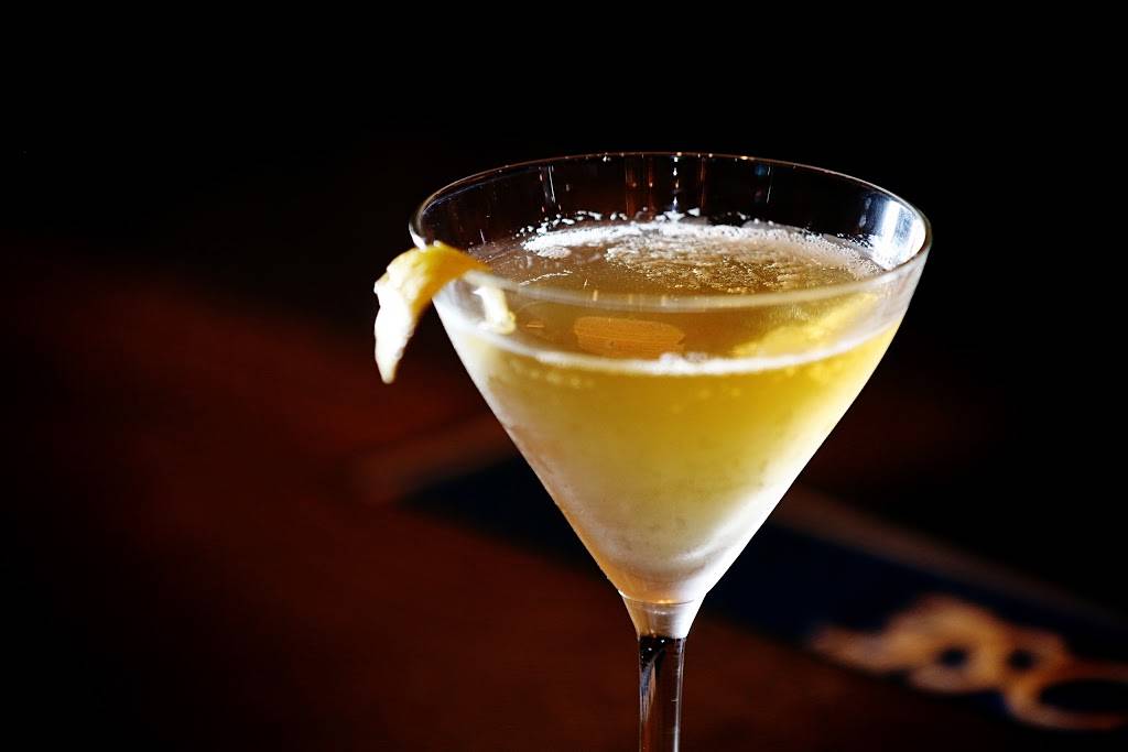 Venue Restaurant & Lounge | restaurant | 4111 Pioneer Woods Dr Ste 100, Lincoln, NE 68506, USA | 4024888368 OR +1 402-488-8368