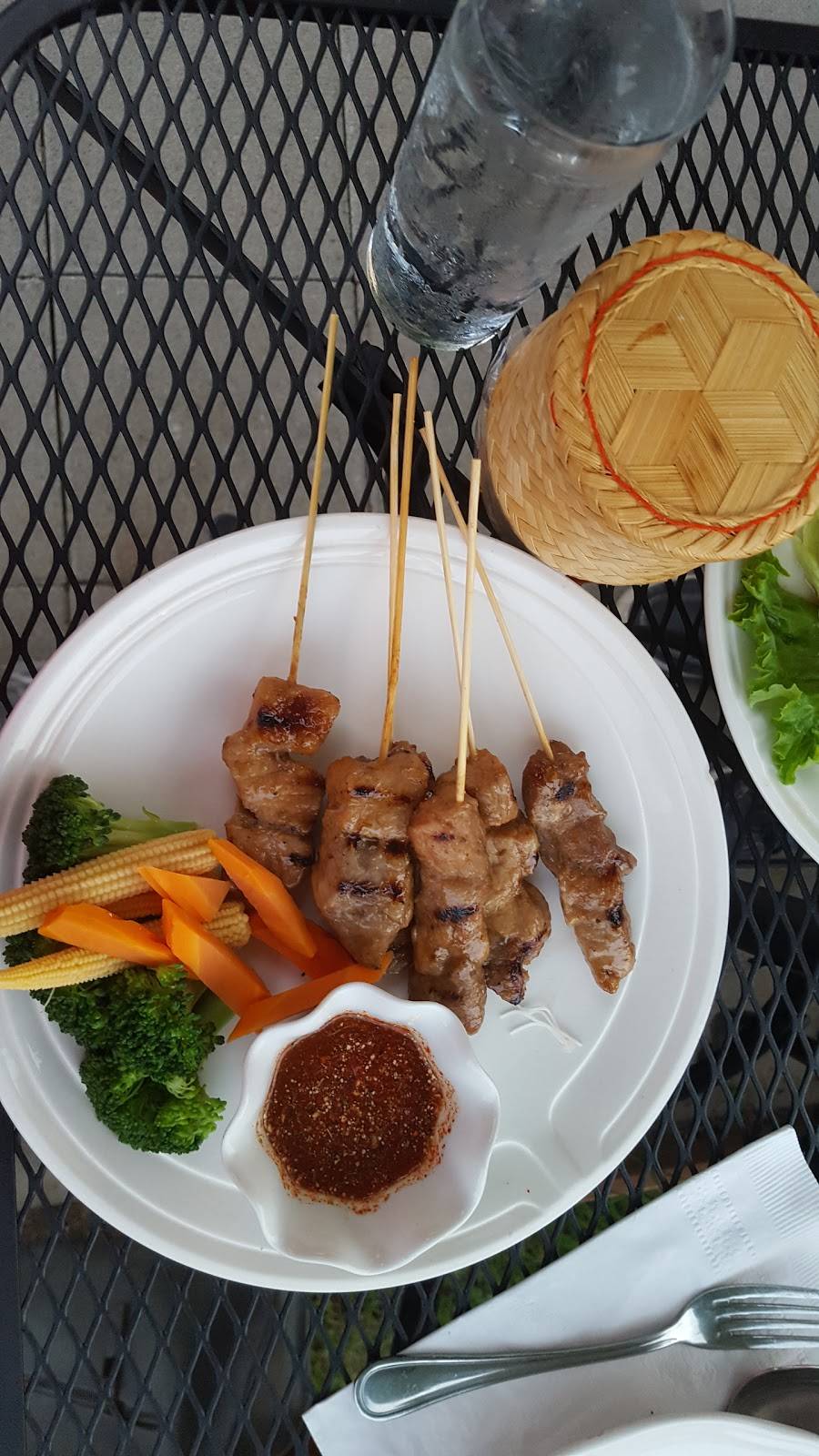 Ruang Khao | restaurant | 939 Bonifant St, Silver Spring, MD 20910, USA | 3015895341 OR +1 301-589-5341