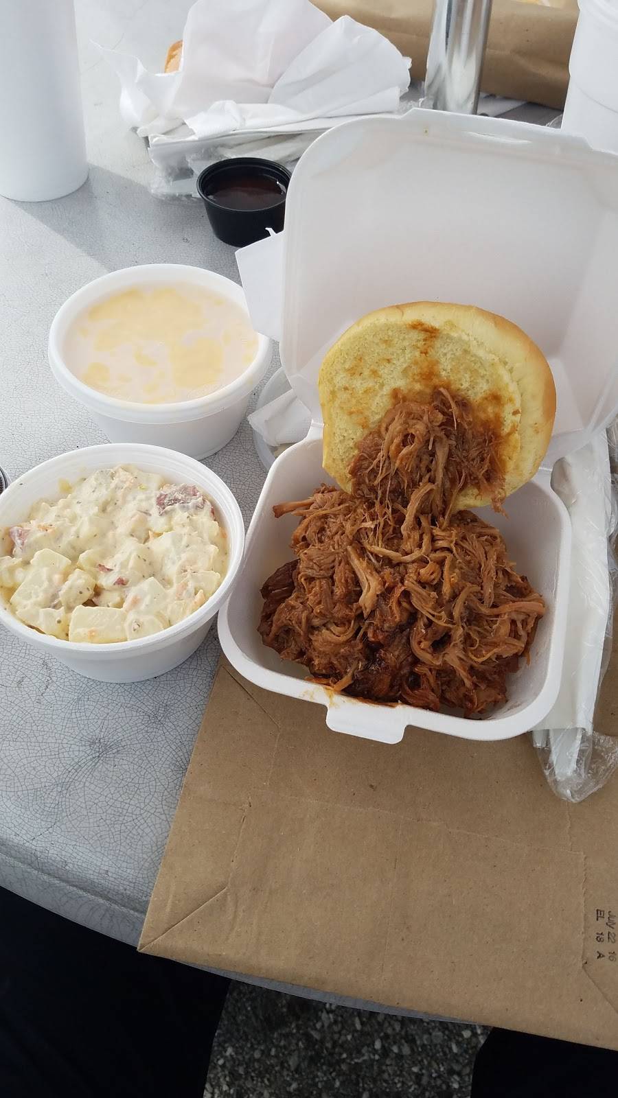 Expressway Pit Beef | restaurant | 8388 Piney Orchard Pkwy, Odenton, MD 21113, USA | 4106747016 OR +1 410-674-7016