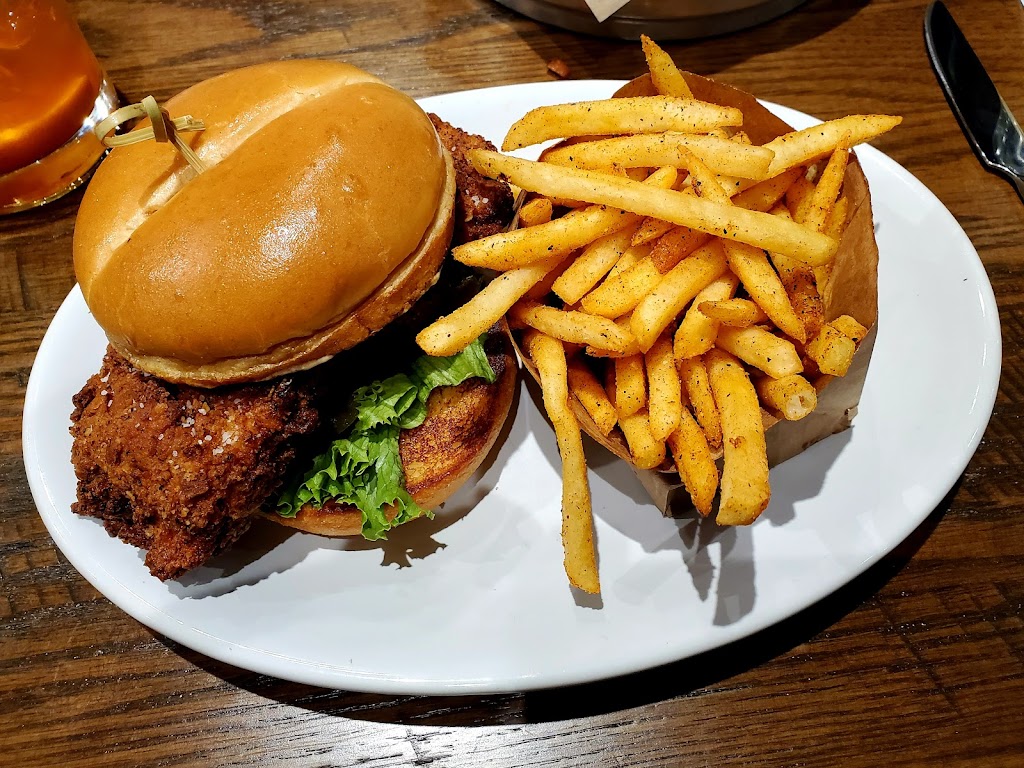 Ollie & Hobbes Craft Kitchen - Lincoln | restaurant | 2940 Pine Lake Rd, Lincoln, NE 68516, USA | 4023282829 OR +1 402-328-2829