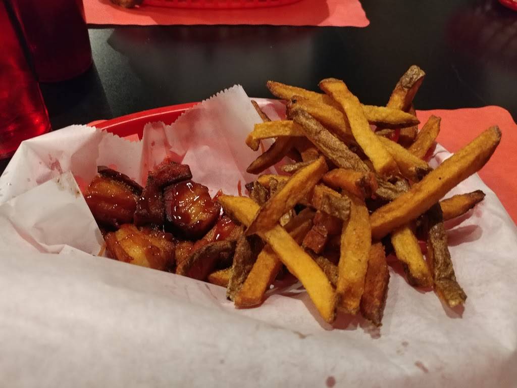 The Station House 81 | restaurant | 11 Front St, Commercial Point, OH 43116, USA | 6148770000 OR +1 614-877-0000