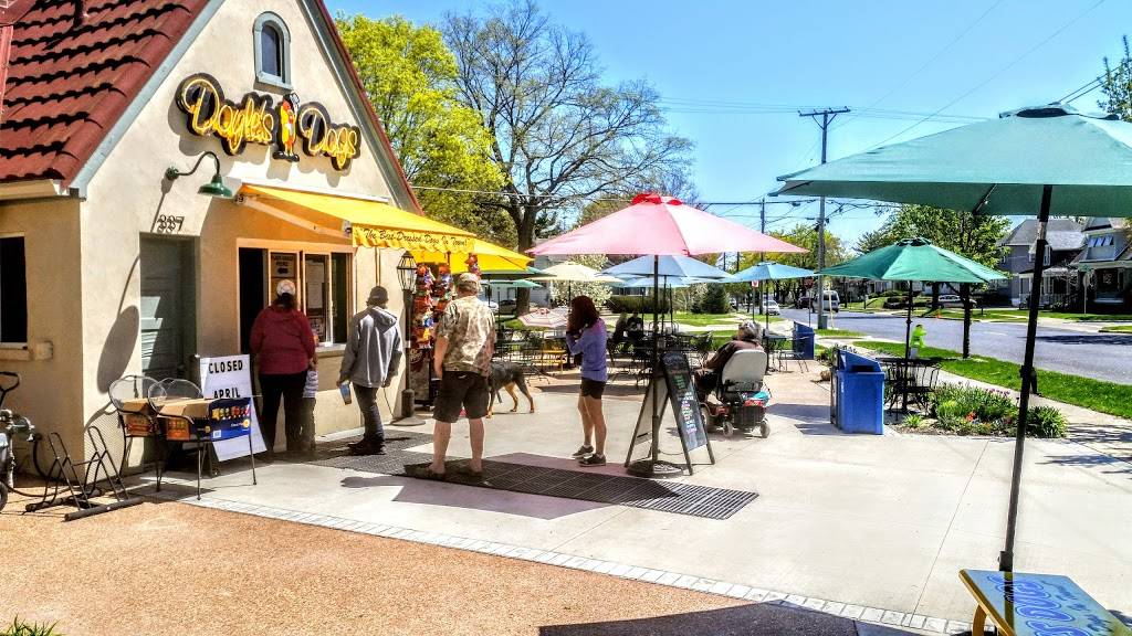 Doyles Dogs "At the Stand" | restaurant | 337 E Lake St, Lake Mills, WI 53551, USA | 9207237640 OR +1 920-723-7640