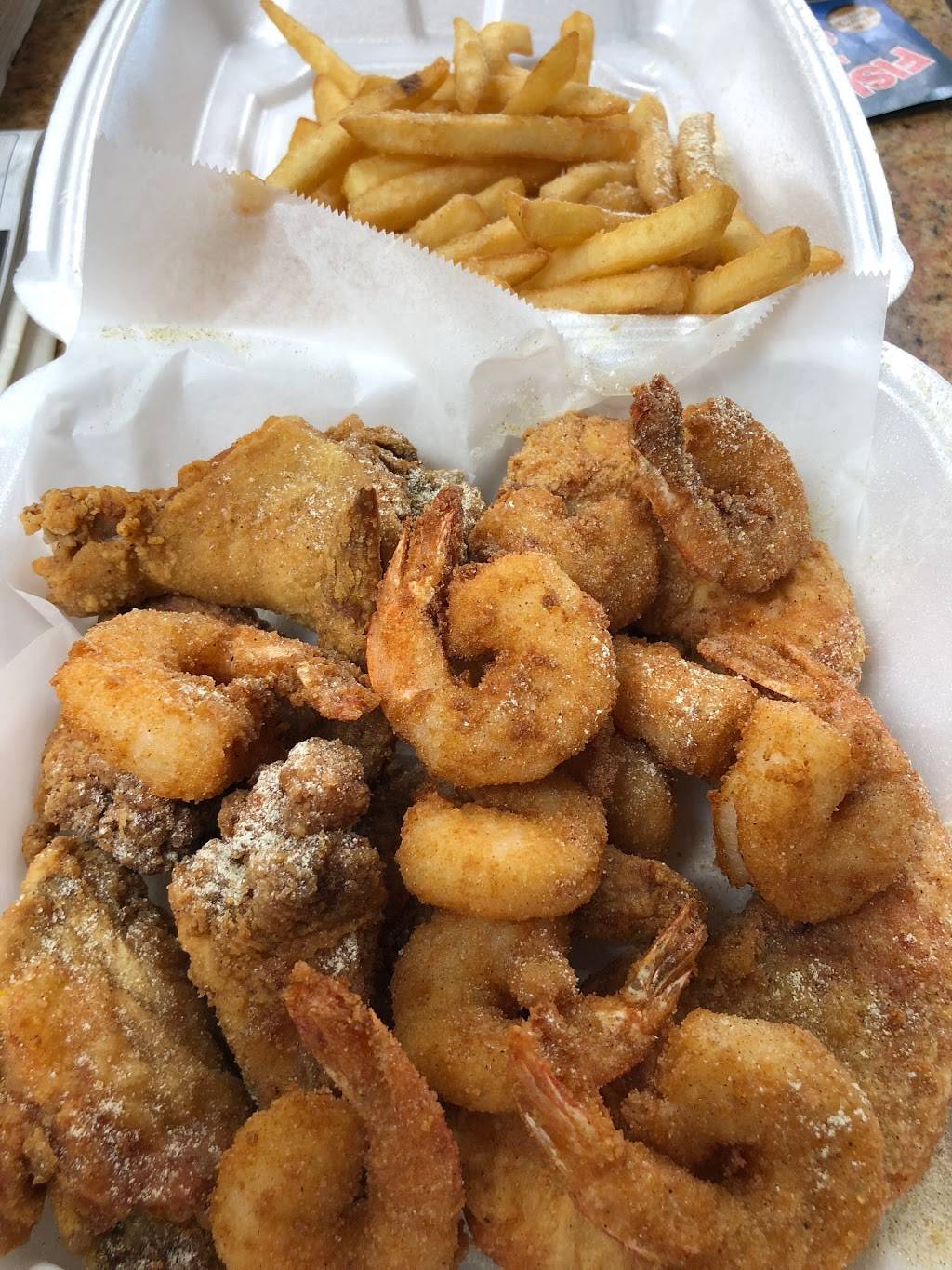 Mojos Fish Express | restaurant | 18509 Grand River Ave, Detroit, MI 48223, USA | 3132703000 OR +1 313-270-3000