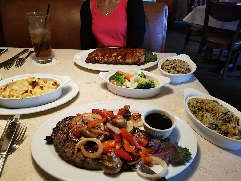 Candlelight Inn Restaurant - Sterling Illinois | restaurant | 2907 North Locust St, Sterling, IL 61081, USA | 8156252600 OR +1 815-625-2600