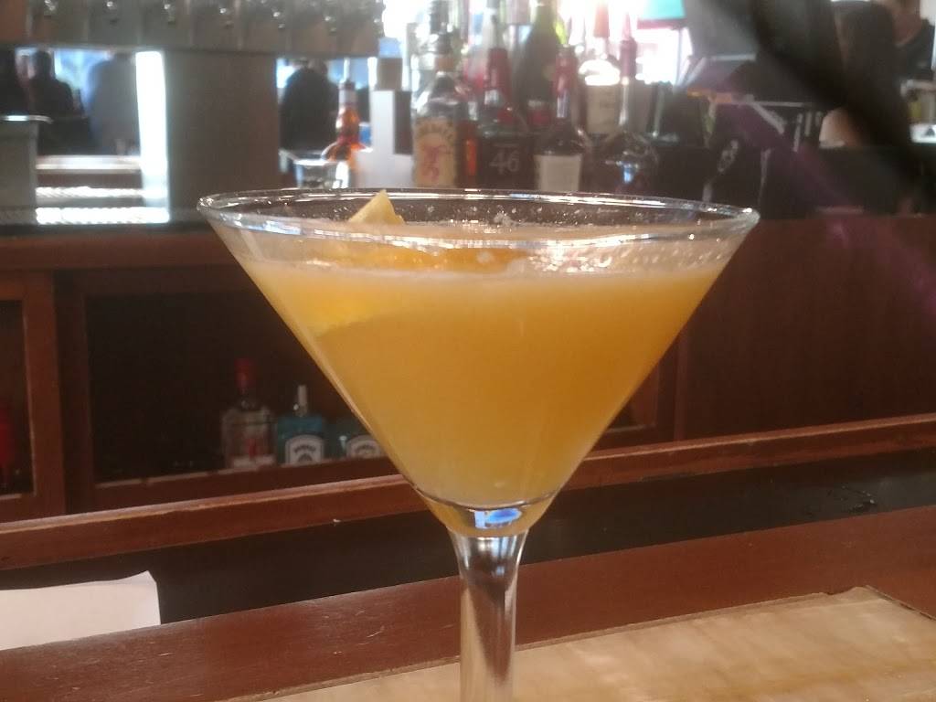 Bar Louie - Twelve Mile Crossing | night club | 44375 Twelve Mile Rd suite g-152, Novi, MI 48377, USA | 2486621100 OR +1 248-662-1100