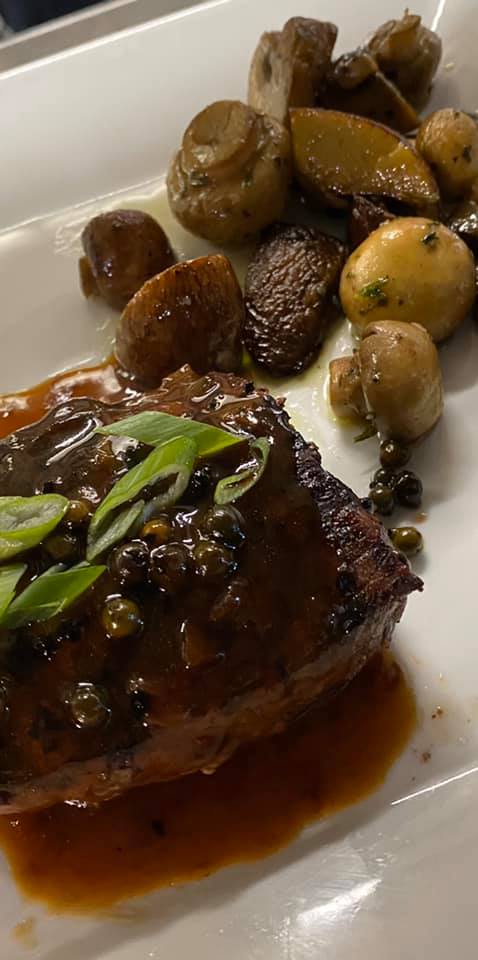 Timbers Of Ludington Open for Lunch | restaurant | 320 S James St, Ludington, MI 49431, USA | 2314259111 OR +1 231-425-9111