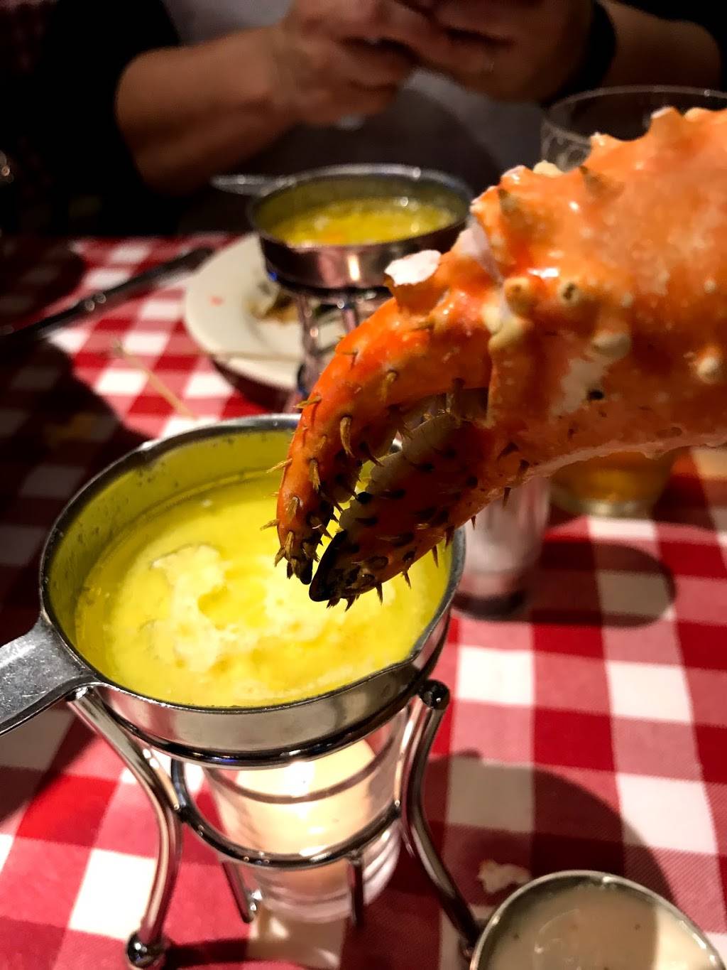 Crab Cellar | restaurant | 1962 N Halsted St, Chicago, IL 60614, USA | 7732481737 OR +1 773-248-1737
