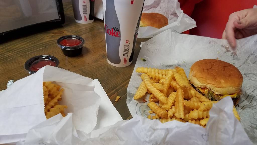 Bridge Street Burger Shack | restaurant | 51 E Bridge St NE, Rockford, MI 49341, USA | 6168843166 OR +1 616-884-3166