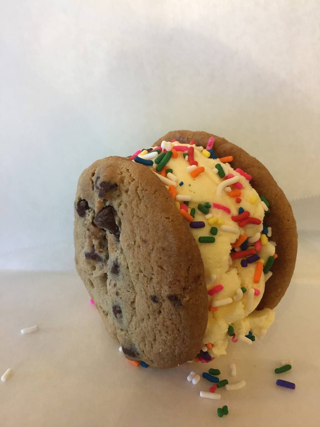 Bennys Place | restaurant | 25021 Madison Ave #106, Murrieta, CA 92562, USA | 9516985660 OR +1 951-698-5660