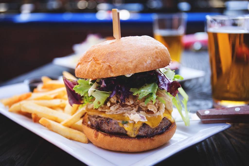 Social Tap Ventura | restaurant | 1105 S Seaward Ave, Ventura, CA 93001, USA | 8056678485 OR +1 805-667-8485