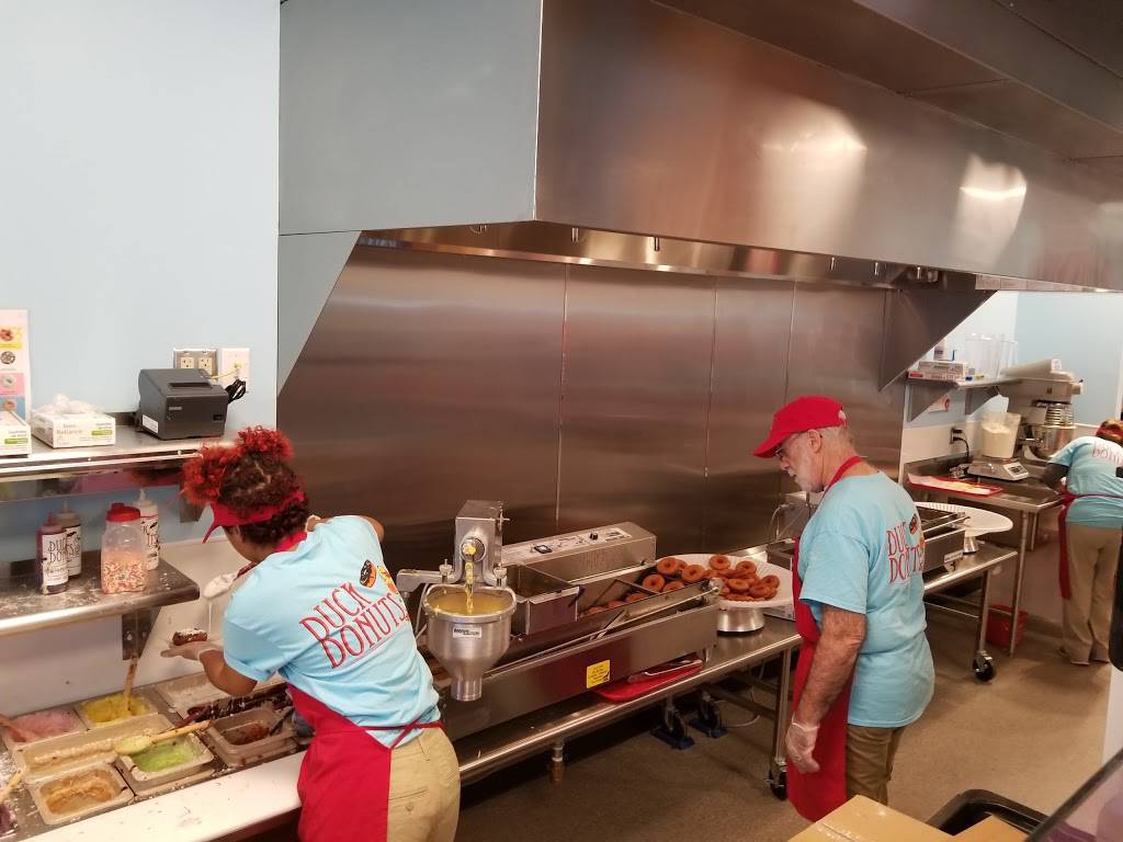 Duck Donuts - Polo Club Shoppes | bakery | 5030 Champion Blvd, Boca Raton, FL 33496, USA | 5613342115 OR +1 561-334-2115
