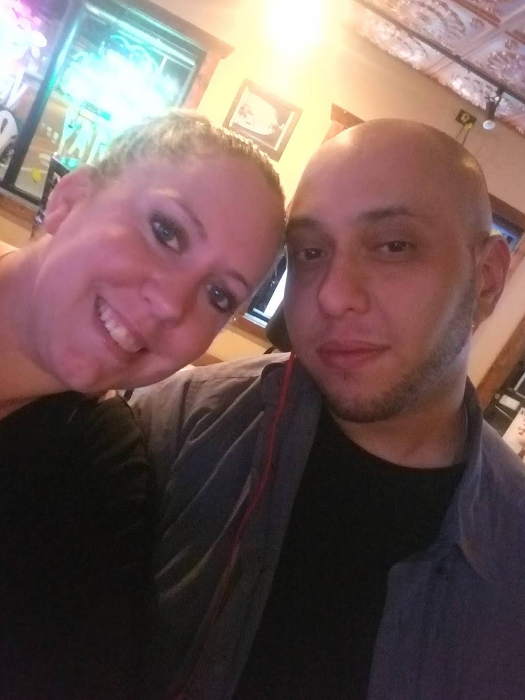 Tuckers on Grand | restaurant | 8260 Grand Ave, River Grove, IL 60171, USA | 7083955465 OR +1 708-395-5465