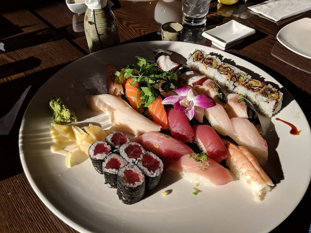 Sapporo Japanese Restaurant | restaurant | 1028 Pearson Dr, Hudson, WI 54016, USA | 7153812999 OR +1 715-381-2999