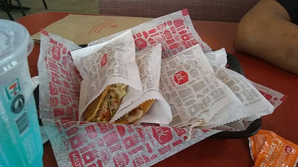 Jack in the Box | restaurant | 4210 N Central Expy, Dallas, TX 75206, USA | 2148233650 OR +1 214-823-3650