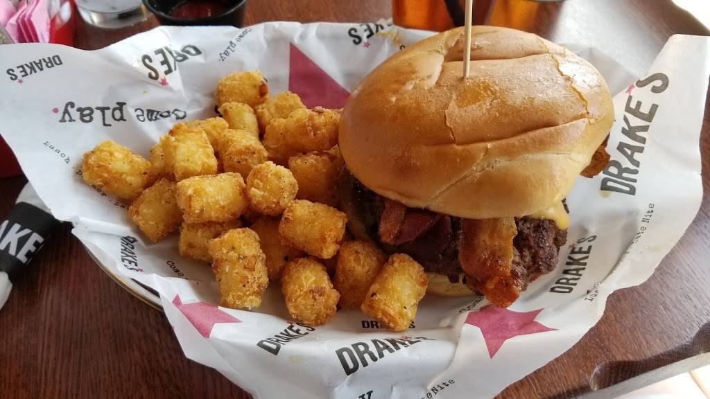 Drakes Burlington | restaurant | 1377 Boone Station Dr, Burlington, NC 27215, USA | 3365674780 OR +1 336-567-4780