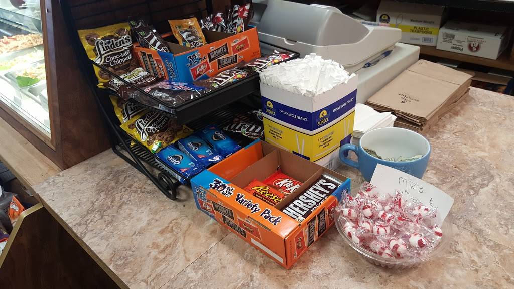 Lake Park Delicatessen | restaurant | 678 Woodfield Rd # A, West Hempstead, NY 11552, USA | 5162806620 OR +1 516-280-6620