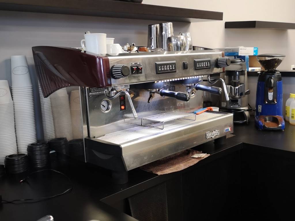 Villaggio Charcuterie Bistro Inc | restaurant | 634 Boulevard des Seigneurs, Terrebonne, QC J6W 1T7, Canada | 4504716182 OR +1 450-471-6182