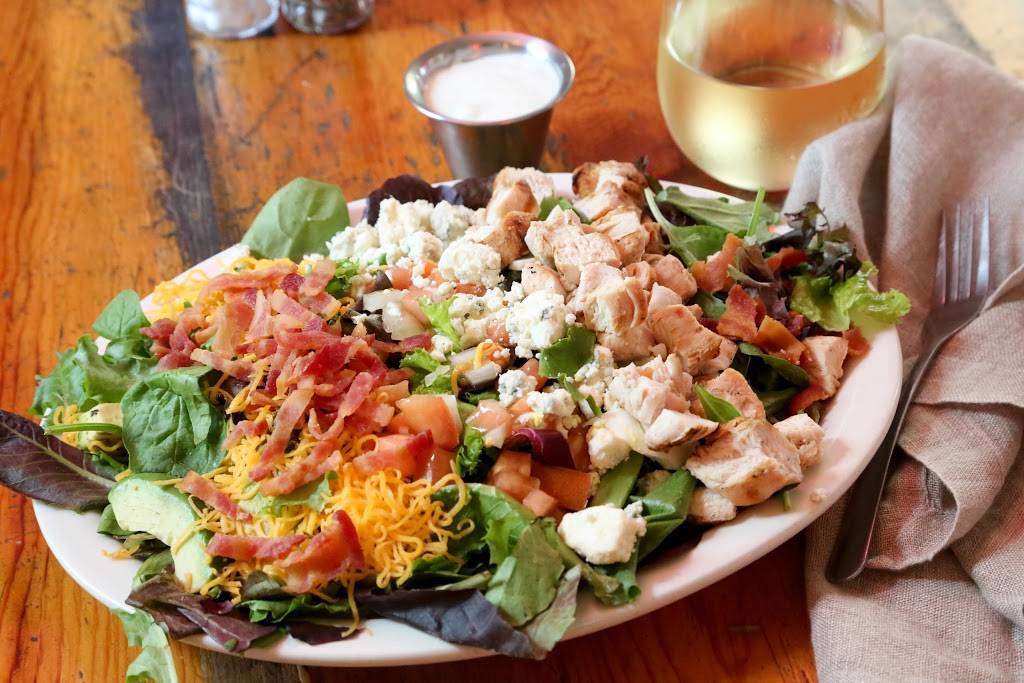 Spechts Texas | restaurant | 112 W Specht Rd, San Antonio, TX 78260, USA | 8304381888 OR +1 830-438-1888