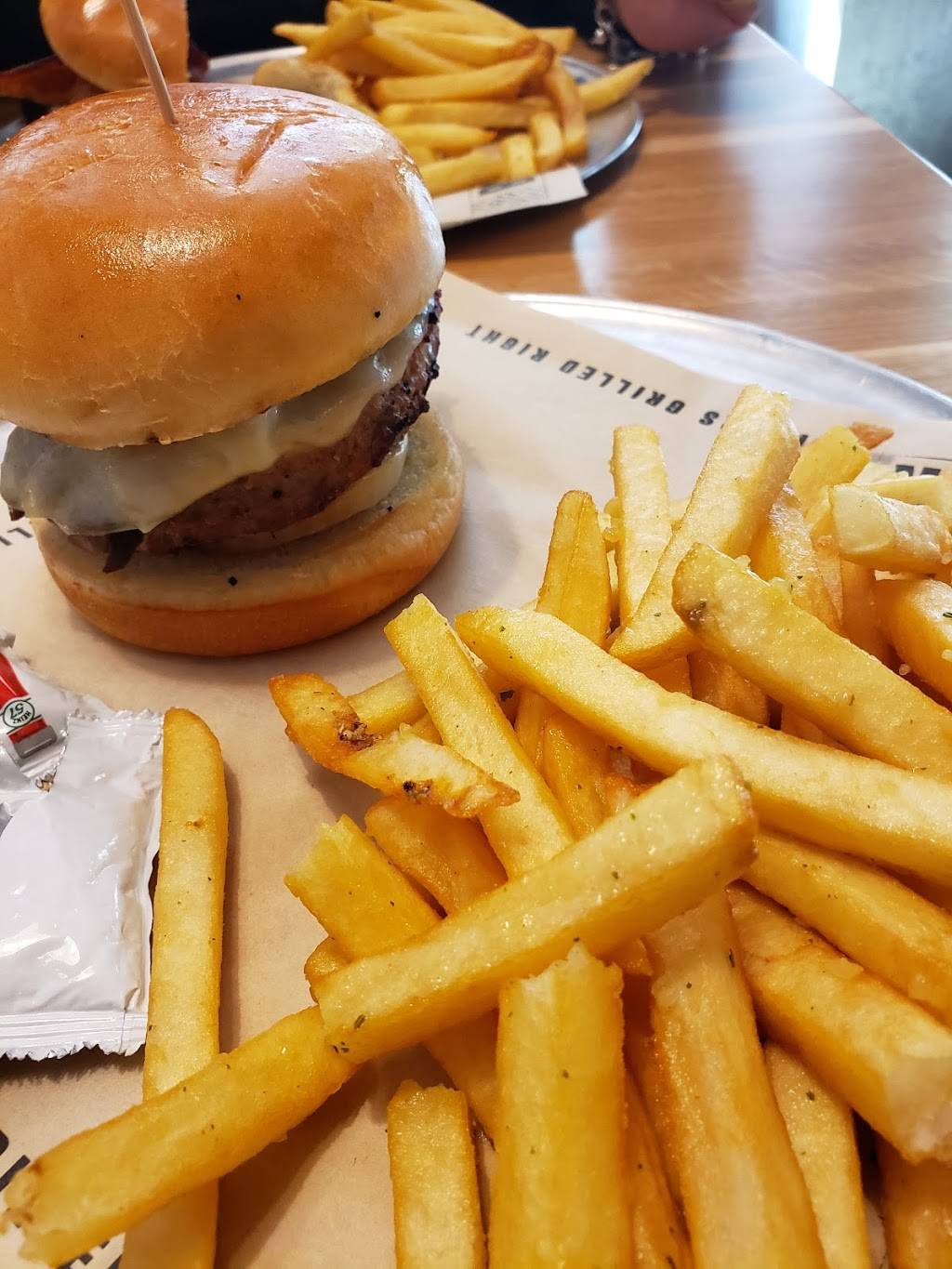 BGR Burgers Grilled Right | restaurant | Monroe St Market, 655 Michigan Ave NE, Washington, DC 20017, USA | 2024147927 OR +1 202-414-7927