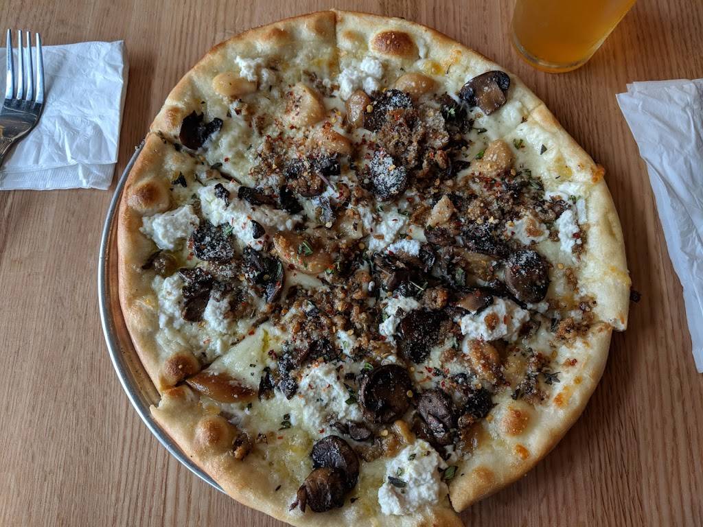 Pies And Pints | restaurant | 2035 W Broad St, Richmond, VA 23220, USA | 8044472705 OR +1 804-447-2705