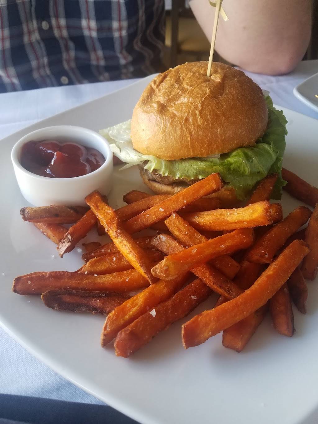 Ellas Cuisine | restaurant | 1941 W Guadalupe Rd, Mesa, AZ 85202, USA | 4803076338 OR +1 480-307-6338