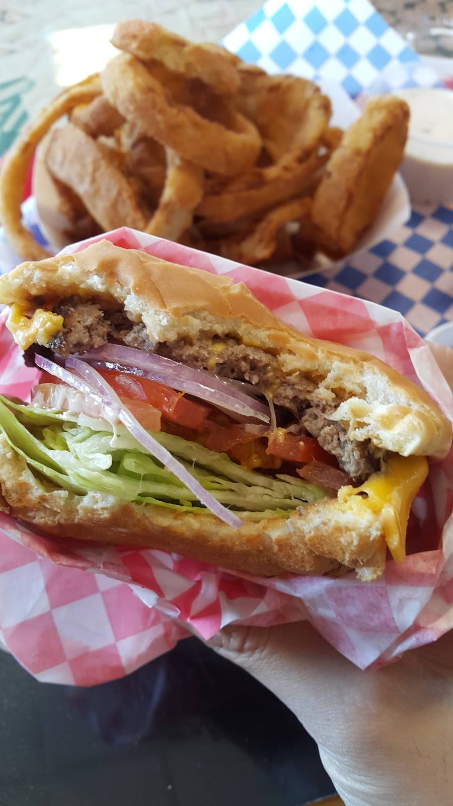 Money Pit | restaurant | 1360 E Mission Rd, San Marcos, CA 92069, USA | 7607437775 OR +1 760-743-7775