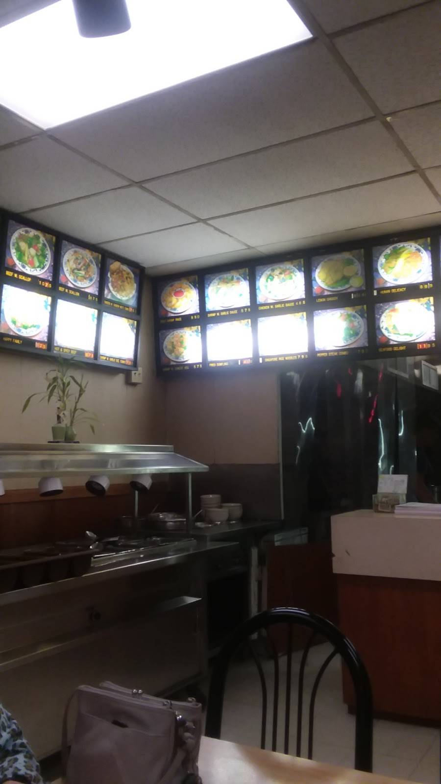 China One | restaurant | 131 S 4th St, DeKalb, IL 60115, USA | 8157569102 OR +1 815-756-9102