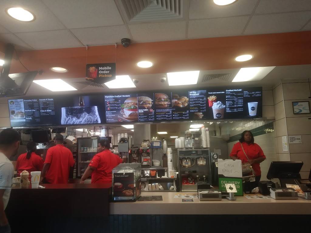 McDonalds | cafe | 5800 E W.T. Harris Blvd, Charlotte, NC 28215, USA | 7045679433 OR +1 704-567-9433