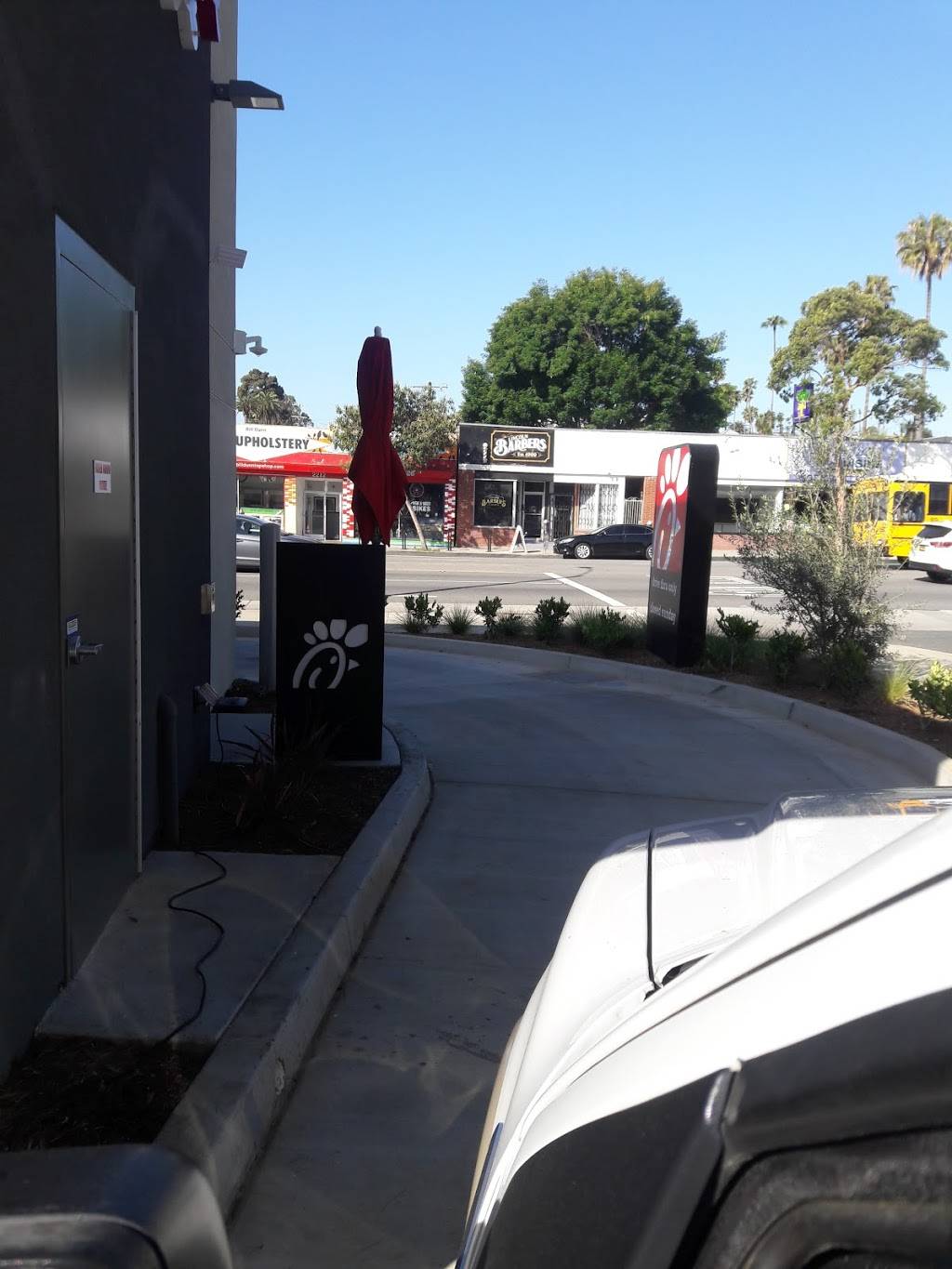 Chick-fil-A | restaurant | 2207 Lincoln Blvd, Santa Monica, CA 90405, USA | 3103148088 OR +1 310-314-8088