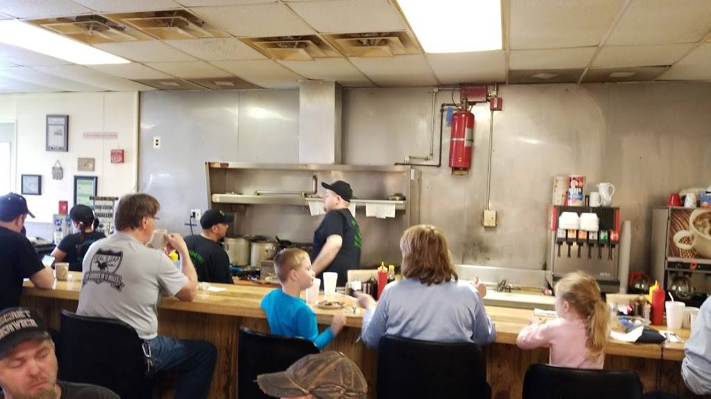 Ds Colonial Cafe | restaurant | 1415 S Milford Rd, Highland, MI 48357, USA | 2488870370 OR +1 248-887-0370