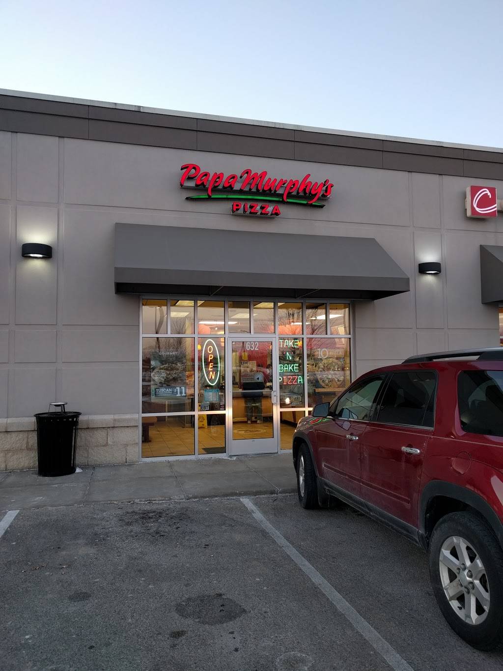 Papa Murphys Take N Bake Pizza | meal takeaway | 632 S Church St, Watertown, WI 53094, USA | 9202068888 OR +1 920-206-8888