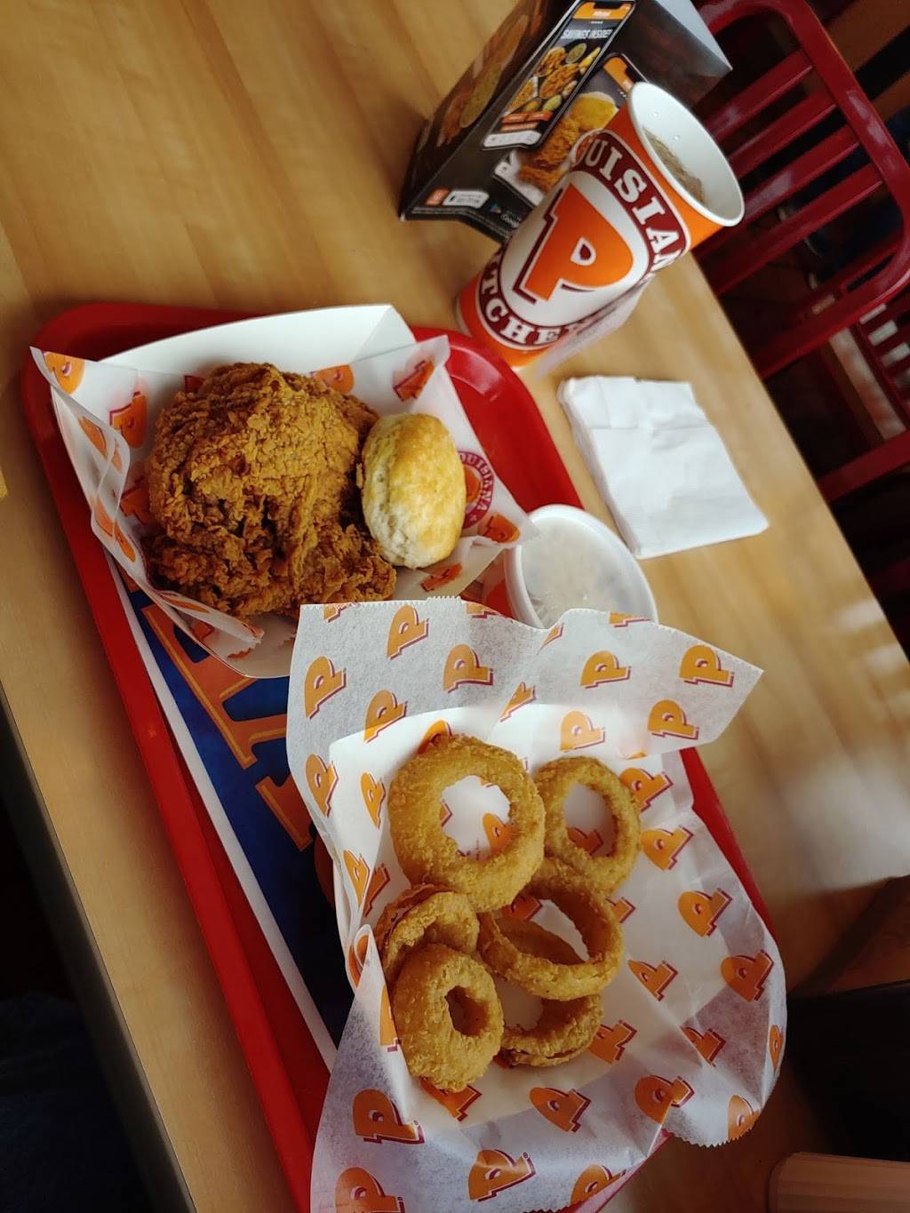 Popeyes Louisiana Kitchen | restaurant | 6939 Golf Rd, Morton Grove, IL 60053, USA | 8474700990 OR +1 847-470-0990