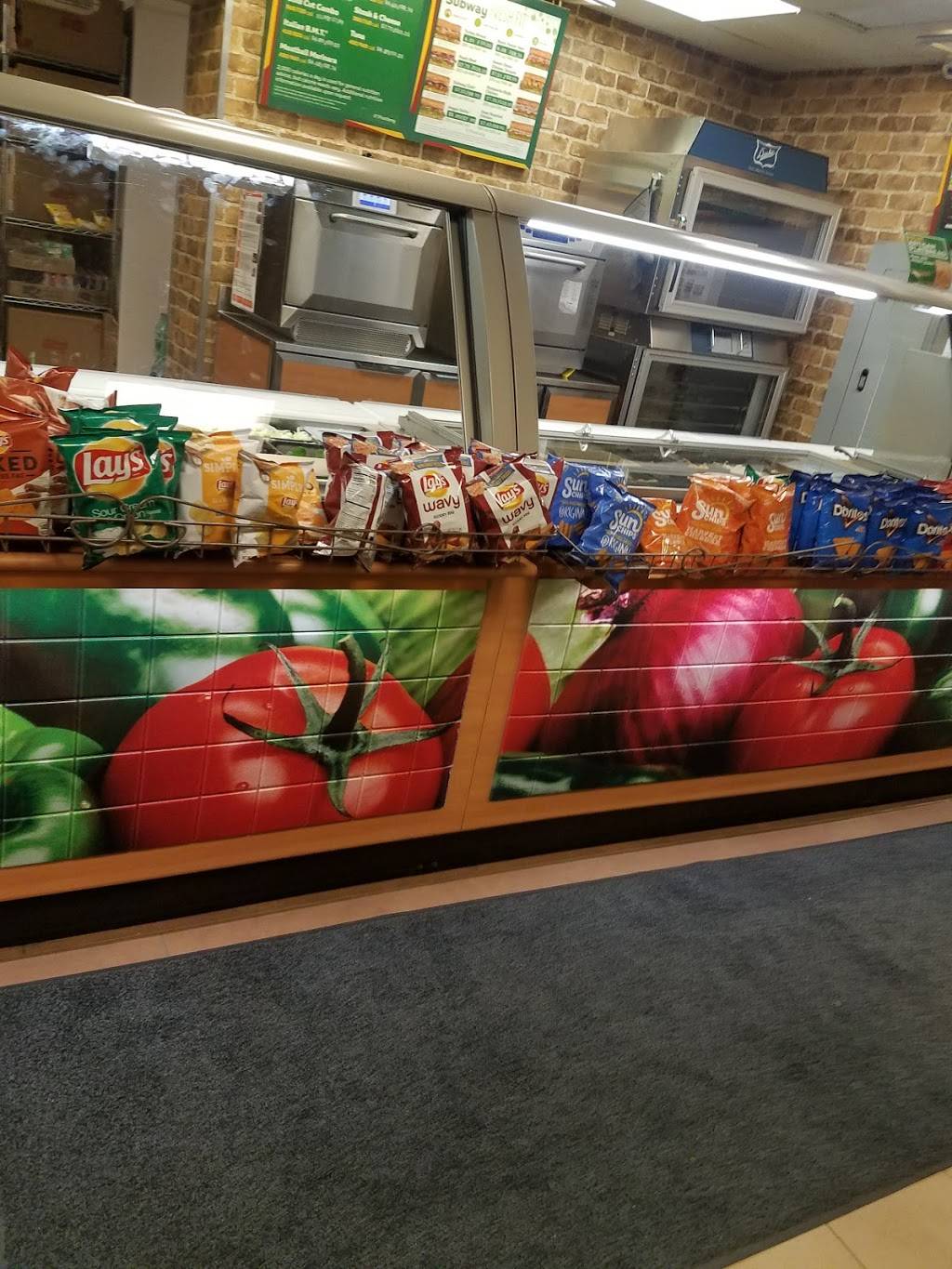 Subway | restaurant | CT-15, Fairfield, CT 06824, USA | 2032923131 OR +1 203-292-3131