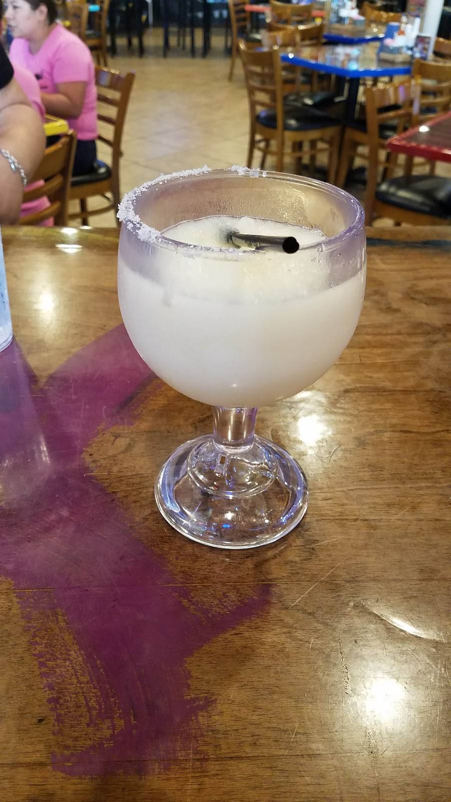 Chulas Sports Cantina | restaurant | 9501 Southwest Fwy, Houston, TX 77074, USA | 7137773400 OR +1 713-777-3400