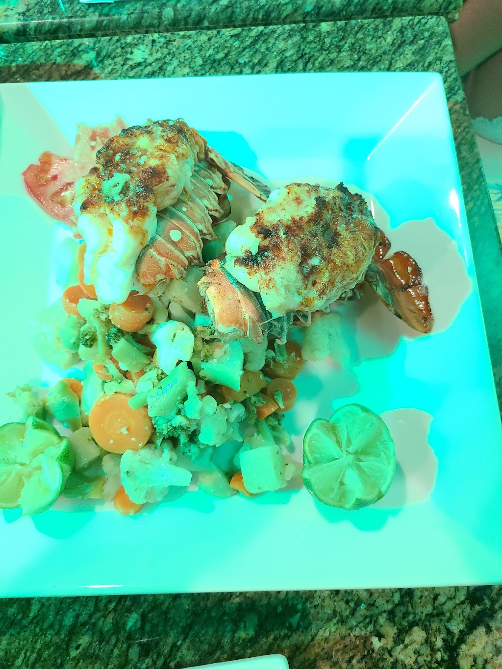 El Encuentro Restaurant | restaurant | 3511 NW 17th Ave, Miami, FL 33142, USA | 7863625392 OR +1 786-362-5392