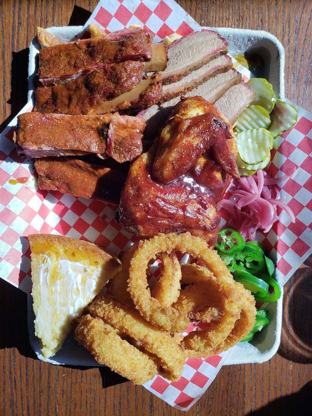 Ember BBQ | restaurant | 305 E 4th St #200, Santa Ana, CA 92701, USA | 7142040337 OR +1 714-204-0337