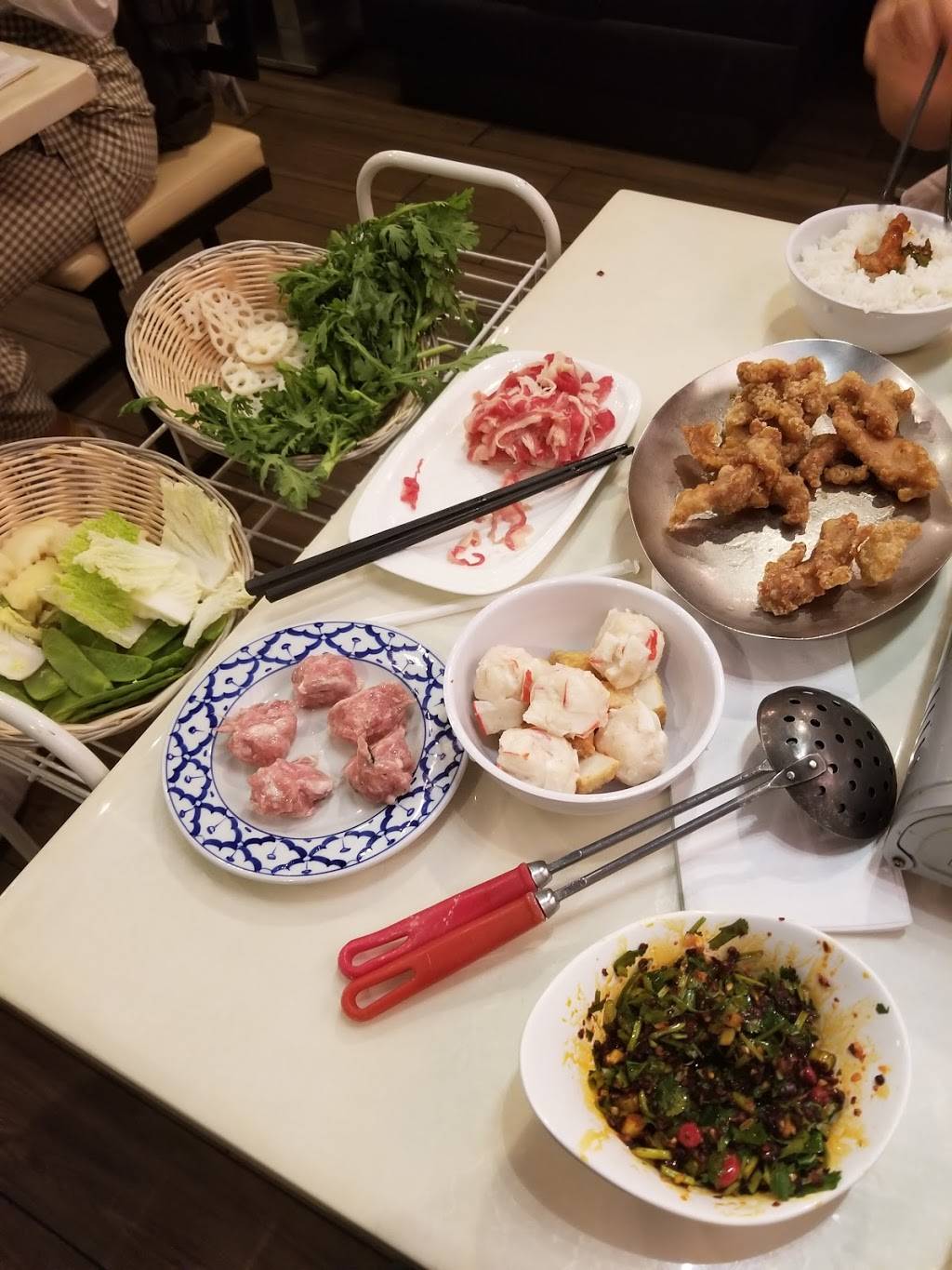 Mr Pot | restaurant | 1178 Kenny Centre Mall, Columbus, OH 43220, USA | 6149295565 OR +1 614-929-5565