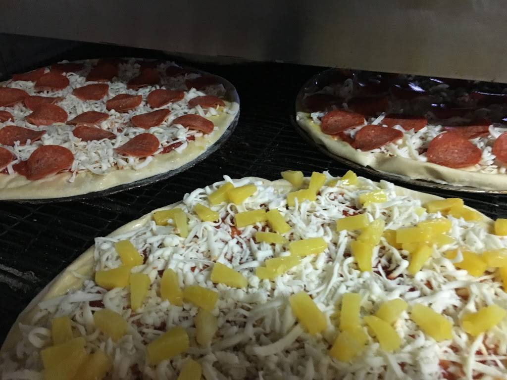 Ginos Italian Pizzeria | restaurant | 628 Cooper Rd, Oxnard, CA 93030, USA | 8054874313 OR +1 805-487-4313