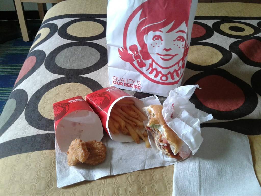 Wendys | restaurant | 100 Pacer Court Northwest, Corydon, IN 47112, USA | 8127382151 OR +1 812-738-2151