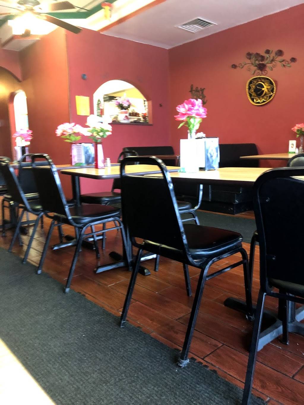 Franchescas / Red Pepper Mexican Restaurant North | restaurant | 3946 24th Ave, Port Huron, MI 48060, USA | 8109827702 OR +1 810-982-7702