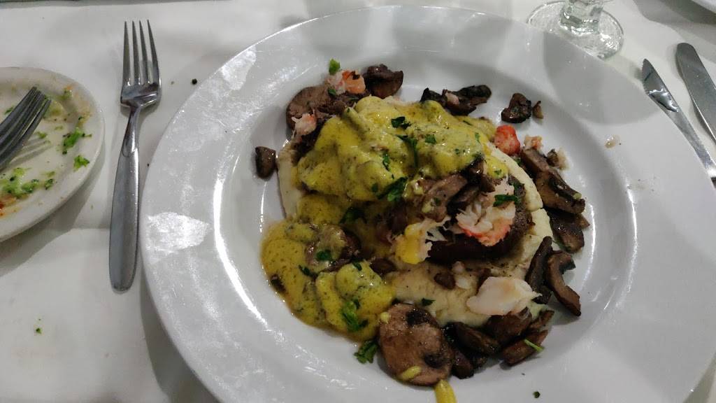 Cavallarios Steak & Seafood | restaurant | 26 Church St, Alexandria Bay, NY 13607, USA | 3154829867 OR +1 315-482-9867