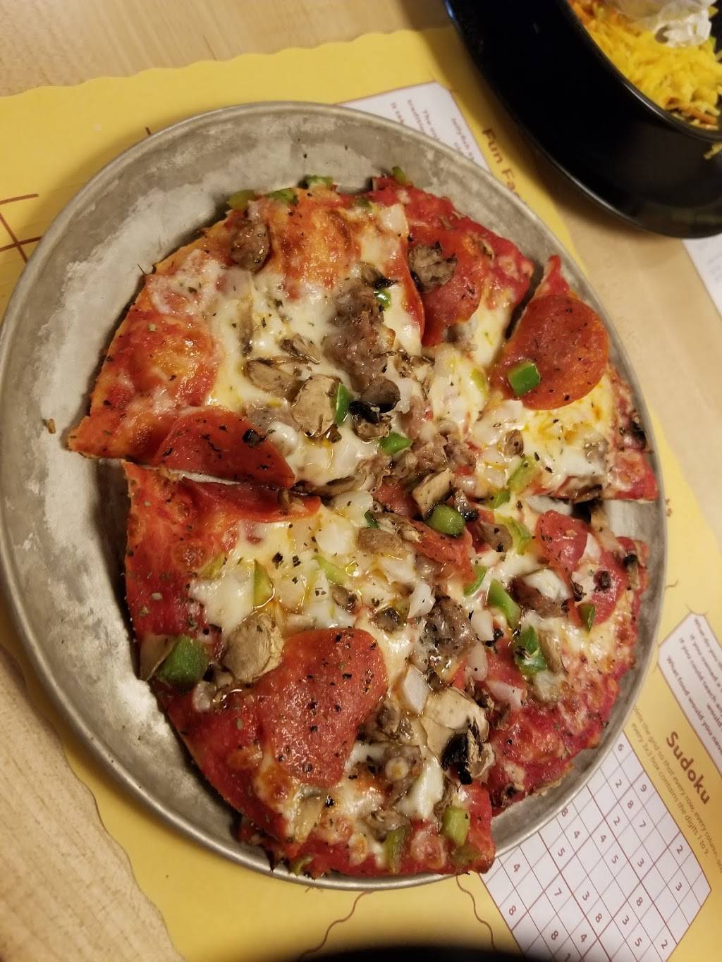 Monicals Pizza | restaurant | 320 E Champaign Ave, Rantoul, IL 61866, USA | 2178931252 OR +1 217-893-1252