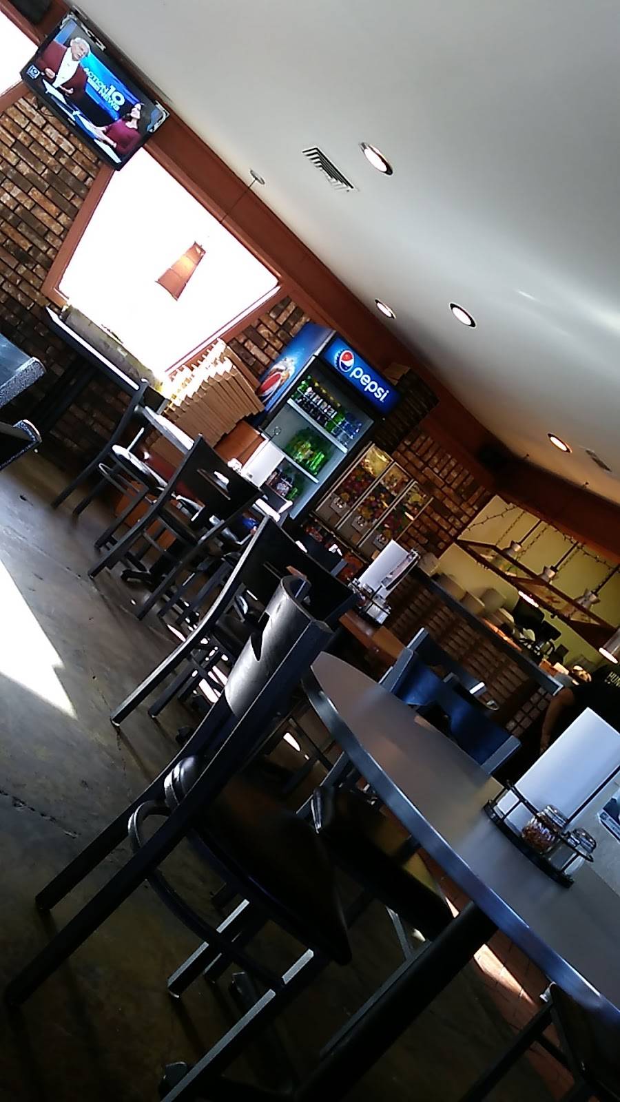 Pizza Hut | meal delivery | 210 W Sinton St, Sinton, TX 78387, USA | 3613644796 OR +1 361-364-4796