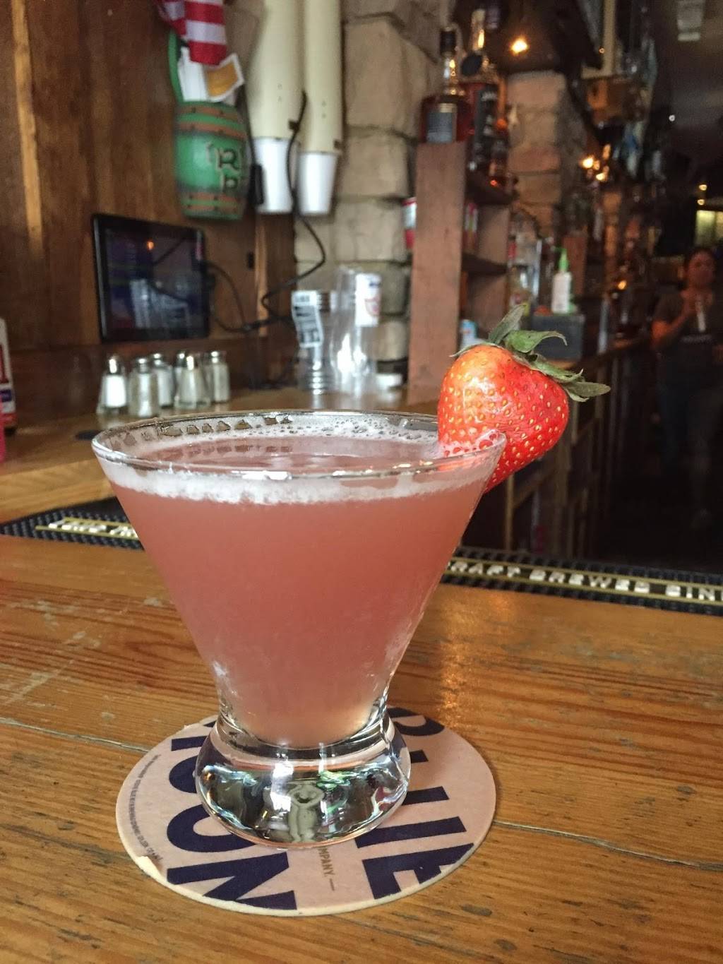 Recovery Room Bar and Grill | restaurant | 214 Station Plaza N, Mineola, NY 11501, USA | 5162802407 OR +1 516-280-2407